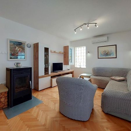 Apartment Neda Punat Bagian luar foto