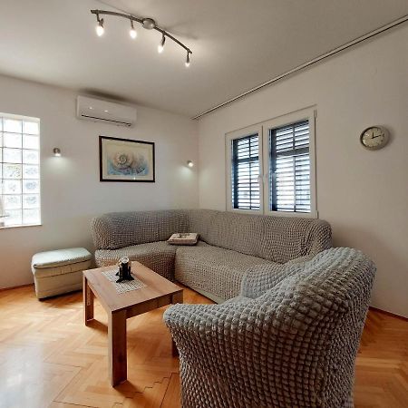 Apartment Neda Punat Bagian luar foto
