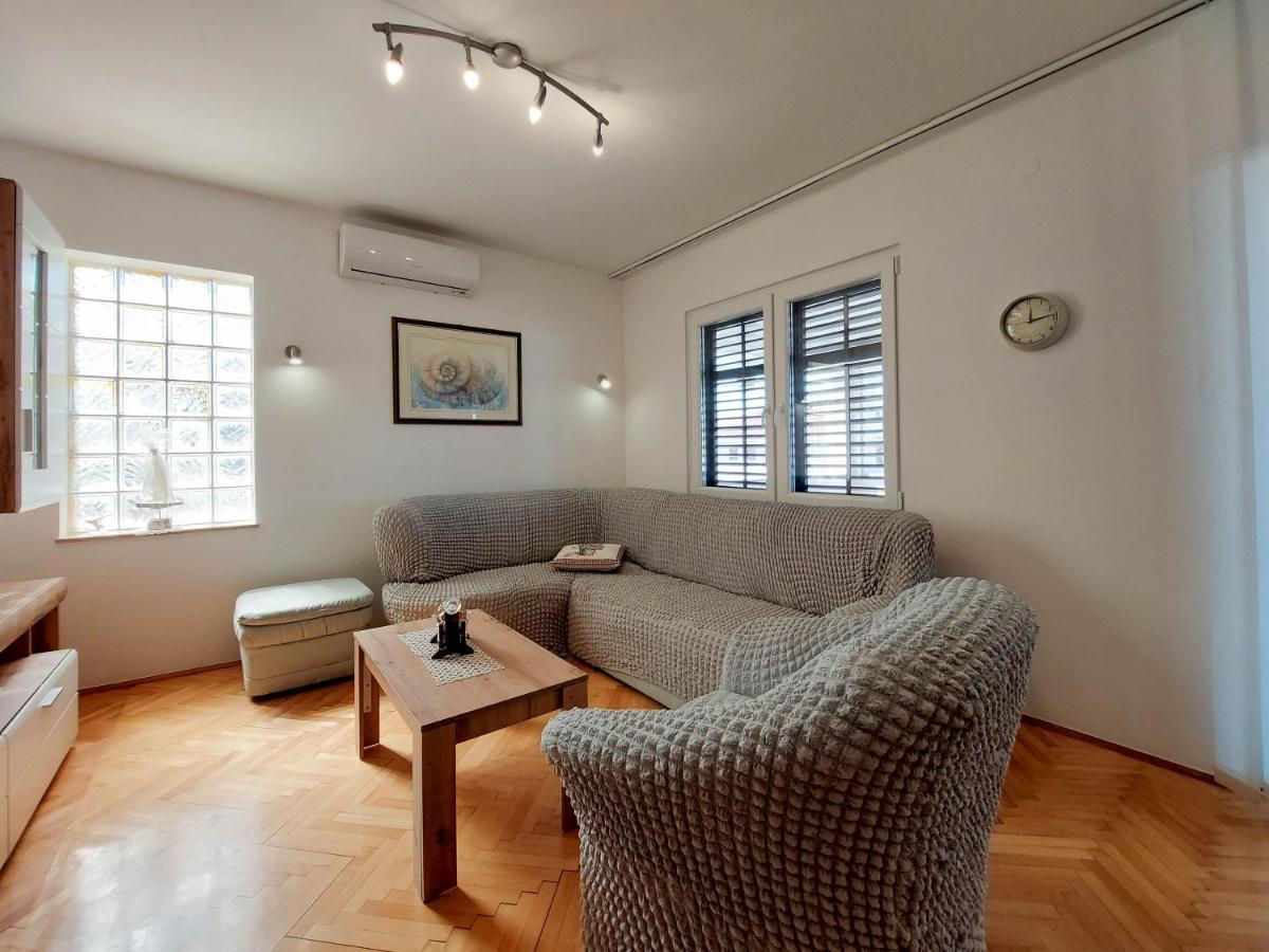 Apartment Neda Punat Bagian luar foto