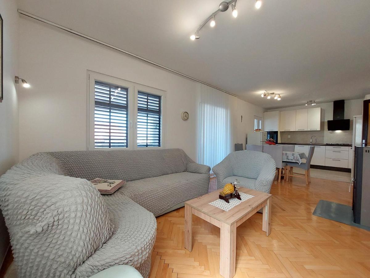 Apartment Neda Punat Bagian luar foto