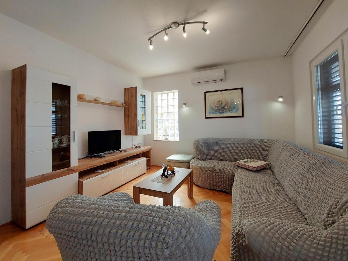 Apartment Neda Punat Bagian luar foto
