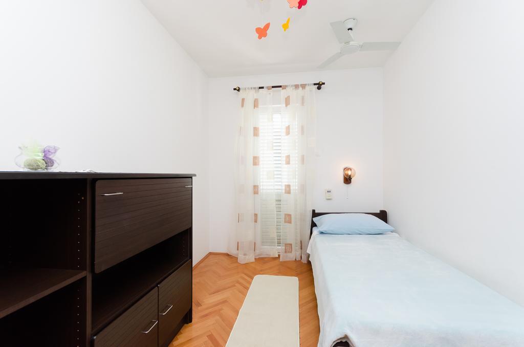 Apartment Neda Punat Bagian luar foto