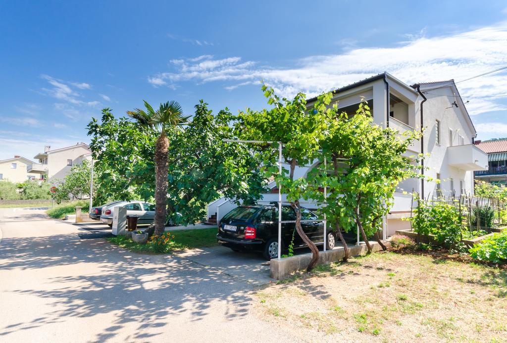 Apartment Neda Punat Bagian luar foto